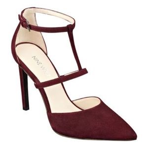 NINE WEST: BURGUNDY WINE TORNAYDO T-STRAP SUEDE PUMPS